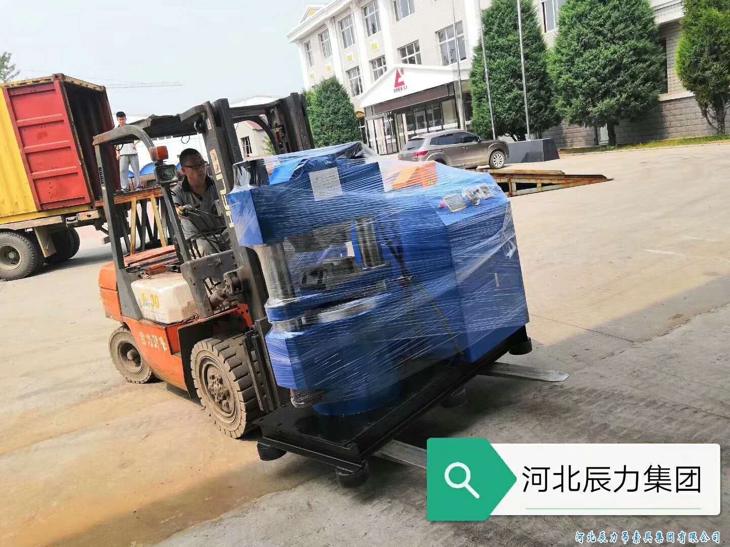 鋼絲繩纏放繩機器，鋼絲繩索具壓制機器，集體裝柜發(fā)貨